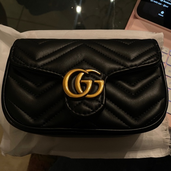 Gucci GG Marmont Super Mini bag in black matelassé chevron leather with gold-ton - Picture 1 of 6